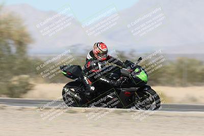 media/Dec-01-2025-Moto Forza (Mon) [[2daa91e15f]]/3-Beginner Group/Session 2 (Turn 7 Inside Pans)/